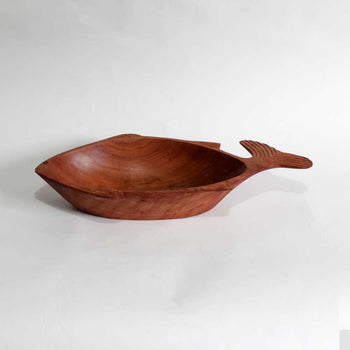 Fuente Pescado curvo tallado en raulí