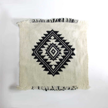 Cuadro Con Diseño Ñimin Cruz Tetradica tejido en telar mapuche en lana de oveja