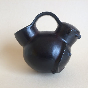 Reproducción Vasija Cerámica Abrazo Negro